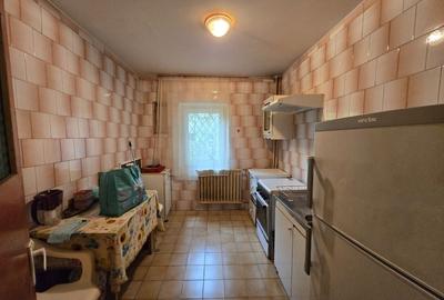 Apartament 2 camere decomandat etaj 1 -Timpuri Noi- Tineretului Apartament 2 camere decomandat etaj 1 -Timpuri Noi- Tineretului - 5