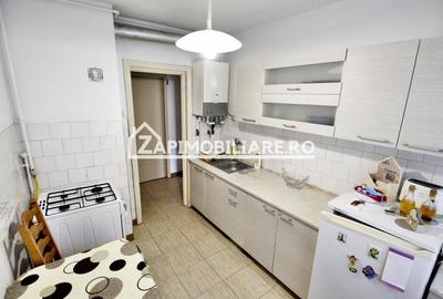 Apartament cu 3 camere semidecomandat, mobilat în Cornișa - 13