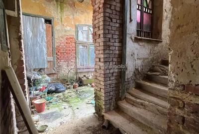 Apartament cu 4 camere semidecomandat în Lugoj