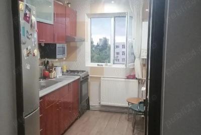 Apartament cu 3 camere semidecomandat în Central - 1