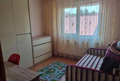 Apartament cu 3 camere semidecomandat în Zimbru - 1