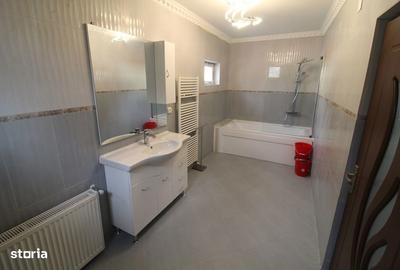 Casă cu 4 camere cu Teren 750 Mp în Central - 11