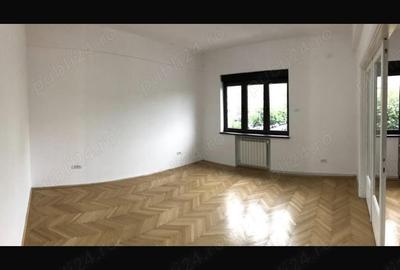 Apartament cu 5 camere semidecomandat în Amzei