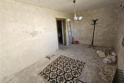 Apartament cu 2 camere semidecomandat în Micro I - 4