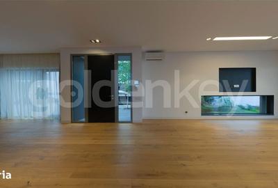 Casă cu 6 camere cu Garaj în Central - 5