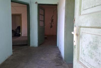 Casă cu 2 camere cu Teren 4700 Mp în Zorani - 1