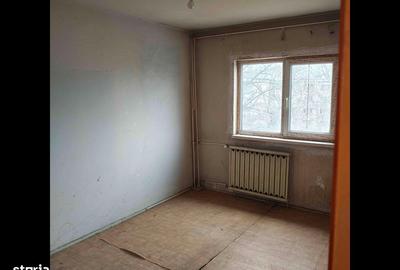 Apartament cu 3 camere decomandat în Apusului - 2