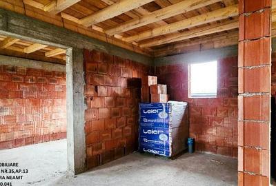 Casa la rosu si teren 500 mp,in cartier de vile,com. Dumbrava Rosie Casa la rosu si teren 500 mp,in cartier de vile,com. Dumbrava Rosie - 3