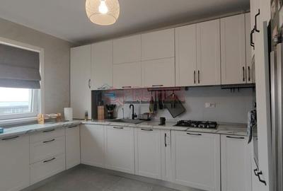 Apartament cu 3 camere, mobilat în Theodor Pallady