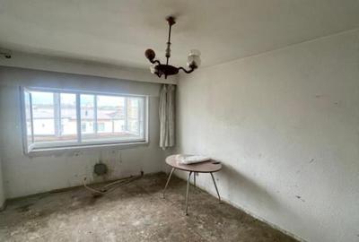 Apartament de 2 camere decomandat, 48 mp construiti, etaj 5, - 2