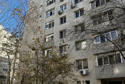 Apartament 3 Camere | 5 min Metrou Dristor | Renovat Complet | 1984 | Anvelopat - 1