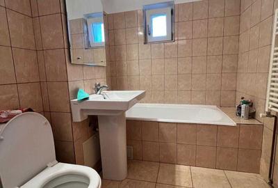 Apartament cu 3 camere decomandat în Sărari - 7