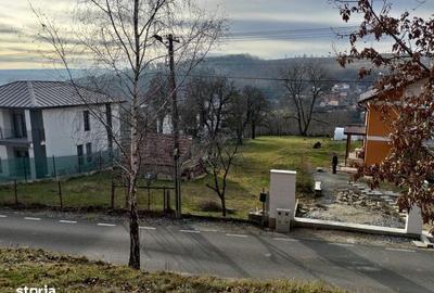 Teren de 1233 mp, în Central - 4