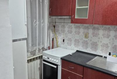 Apartament cu 3 camere semidecomandat în Central - 2