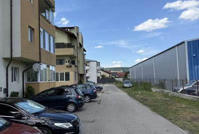 Apartament cu 3 camere semidecomandat, mobilat în Florești - 15