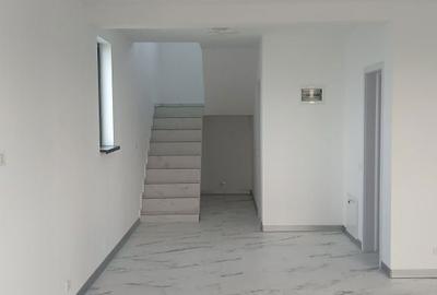 Casă cu 4 camere în Exterior Vest - 2