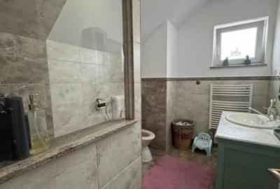 Casă cu 7 camere cu Teren 2000 Mp în Rădăuți - 12