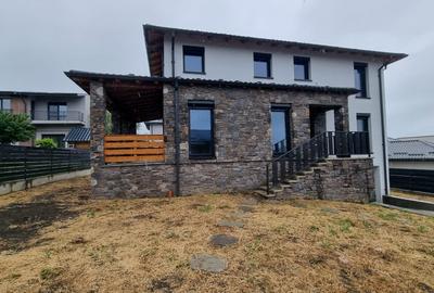 Casă individuală cu 5 camere cu Canalizare în Valea Adâncă - 1