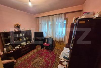 Apartament de vanzare, cu 2 camere, decomandat, zona Mihai E - 5