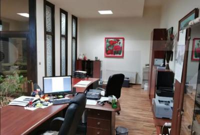 Spațiu comercial, de 93 mp, în Unirea - 12