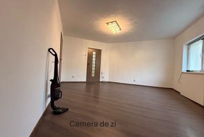 Apartament cu 3 camere în Lipovei