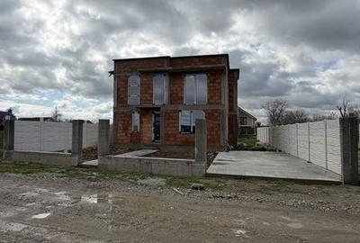 Casă cu 4 camere cu Teren 137 Mp în Coteana - 2