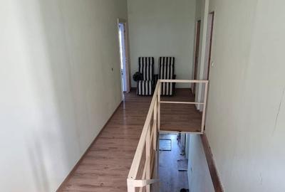 Casă cu 4 camere decomandat în Dosu Bricii - 2