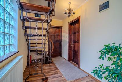 Proprietate deosebita de vanzare in Busteni - Pensiune + Duplex - 11