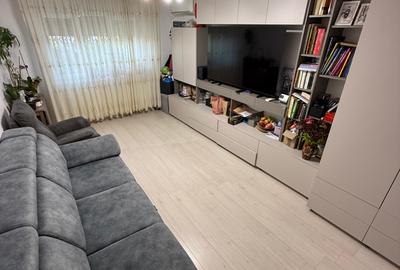 Apartament cu 3 camere decomandat în Valea Rosie