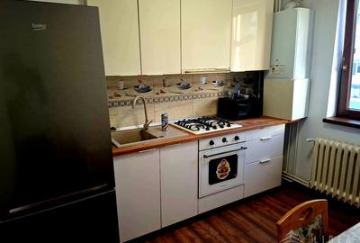 Apartament cu 2 camere semidecomandat, mobilat în Gheorgheni