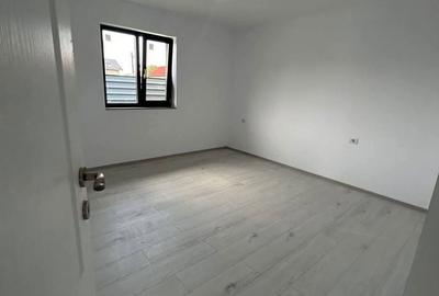 Casă cu 4 camere cu Teren 700 Mp în Central - 7