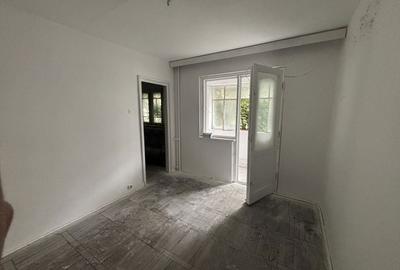 Apartament cu 3 camere semidecomandat în Central - 2