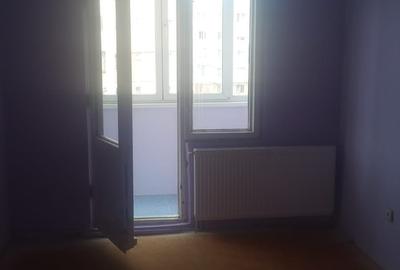 Garsonieră decomandată în Astra - 2