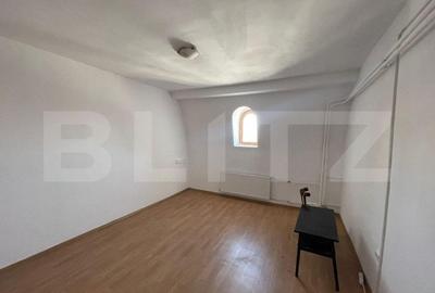 Birou, de 18 mp, în Central - 2