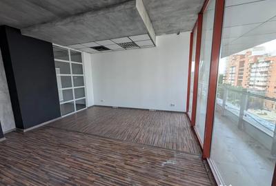 Spațiu comercial, de 140 mp, în Central - 7