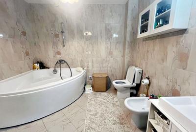 Eleganta & confortul se intalnesc aici! Proprietate superba de vanzare - 9