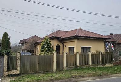 Casă cu 3 camere cu Teren 2800 Mp în Bucșani - 2