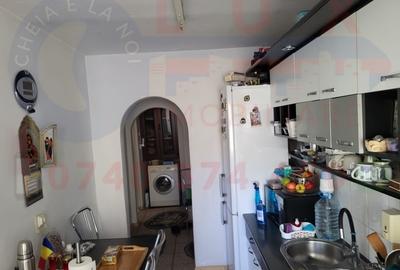 Apartament cu 3 camere decomandat în Babadag