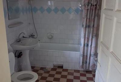 Casă cu 3 camere cu Teren 235 Mp în Central - 2