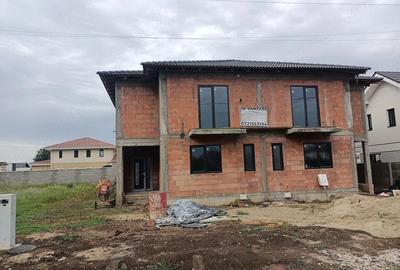 Casă cu Teren 330 Mp în Central - 1