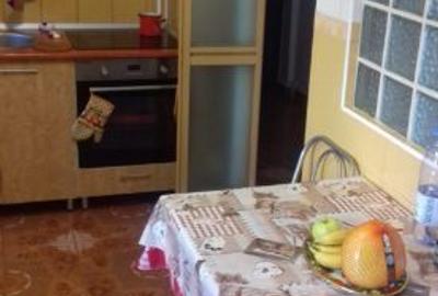 Apartament cu 4 camere decomandat în P-ța Victoriei - 3