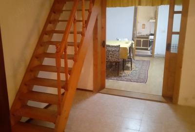 Casă cu 6 camere cu Teren 500 Mp în Moșnița Veche - 2