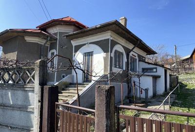 CASA 3 CAMERE+ANEXA 2 CAMERE GARAJ TEREN 2430MP BEREVOIES... - 2