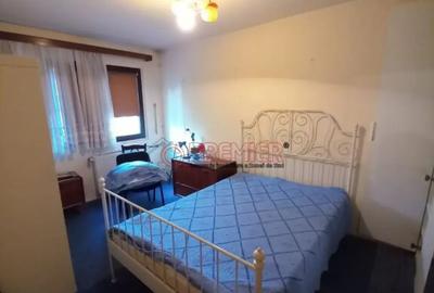 Apartament cu 3 camere semidecomandat în Central - 4