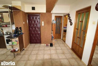 Apartament cu 4 camere decomandat în Central - 14