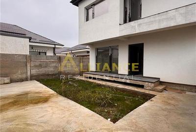 Duplex cu 4 camere cu Canalizare în Central - 13