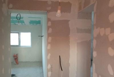 Casă cu 4 camere cu Teren 538 Mp în Priseaca - 1