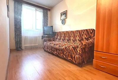 Apartament cu 3 camere decomandat în Noua