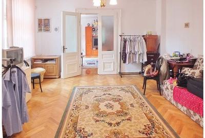 Apartament cu 4 camere semidecomandat, mobilat în Schei - 1