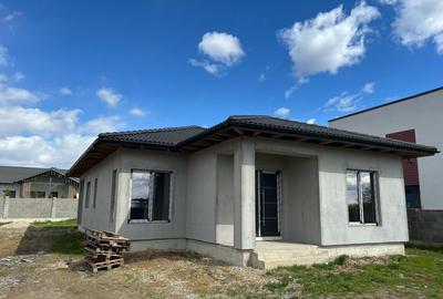 Casă individuală cu 3 camere în Exterior Est